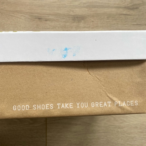 Blue booties with detailed trim - Picture 4 of 5